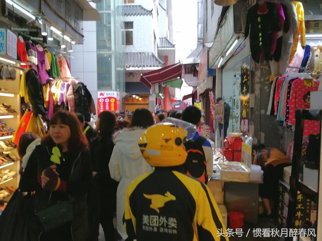 深圳东门步行街历史，它是深圳最大最繁华最古老的步行街