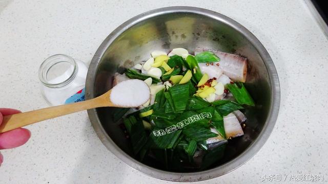 怎样炸带鱼好吃，油炸带鱼怎么做酥脆好吃