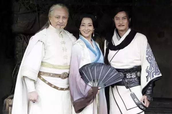 金庸笔下人物名字的含义，金庸人物姓名意义