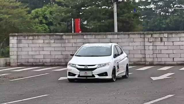 日本车加装涡轮增压，改装涡轮增压的川崎ZX-25R极速达到243km/h