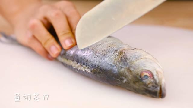 糖醋鱼怎么做好吃，怎么做糖醋鱼好吃又简单易学