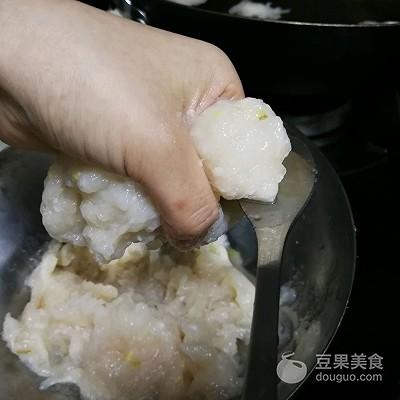 孜然鱼丸简单易做又下饭，比烧烤更美味的孜然里脊炒鱼丸