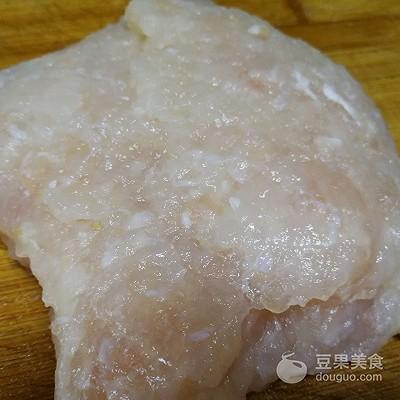 孜然鱼丸简单易做又下饭，比烧烤更美味的孜然里脊炒鱼丸