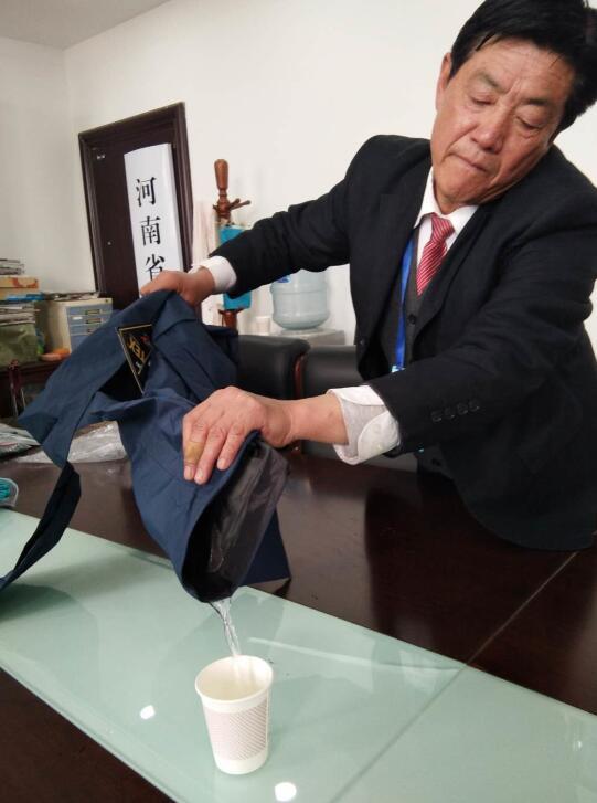 jeep冲锋衣商场同款，这8个牌子的冲锋衣慎买