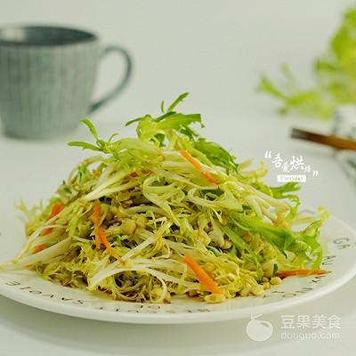 苦菊沙拉的做法，苦菊凉拌沙拉酱的做法（人像沙拉<创意菜>）