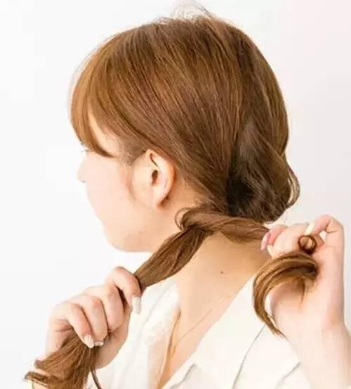 马尾怎么扎好看，高马尾编发怎么扎好看简单显发量（女神必备的一款高马尾）