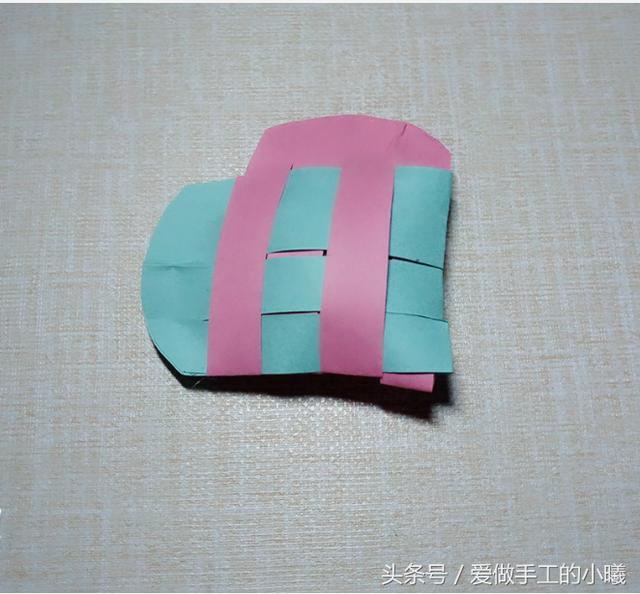 母亲节折纸礼物又简单又好看，简单又好看的母亲节折纸礼物（母亲节康乃馨怎么折简单又好看）