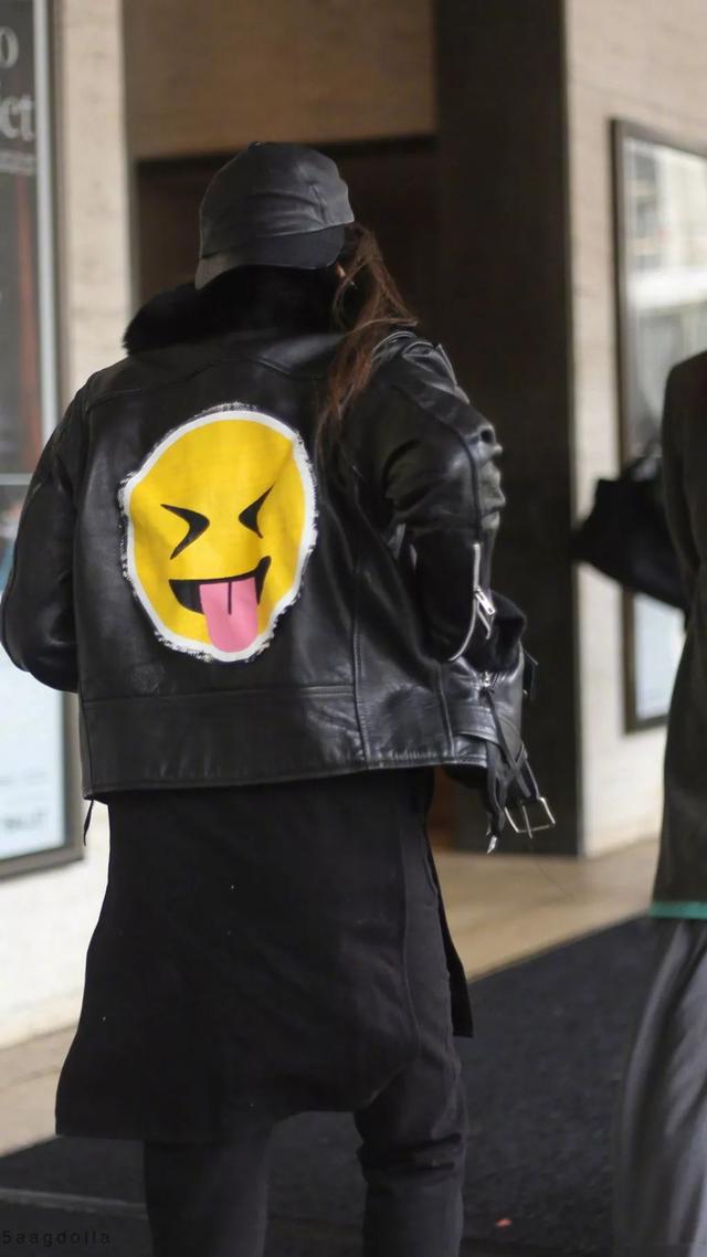早安美图180301：性只是身体的饥渴，爱却可以治疗孤独