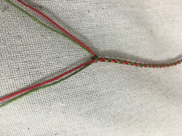 手绳莲花结的编织方法，详细的编织教程赶紧收藏