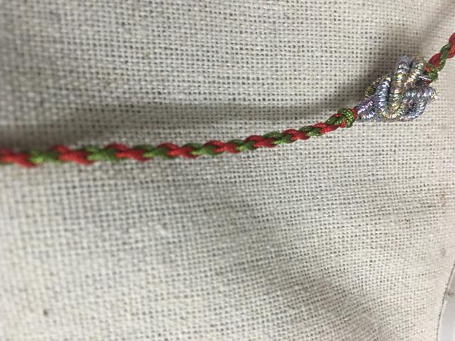 手绳莲花结的编织方法，详细的编织教程赶紧收藏