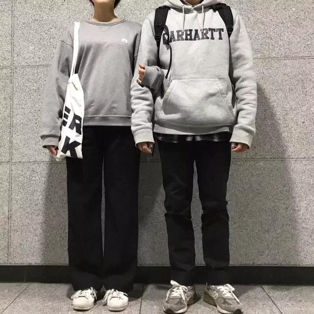 情侣装穿搭高级，暗色的情侣装高级冷艳感