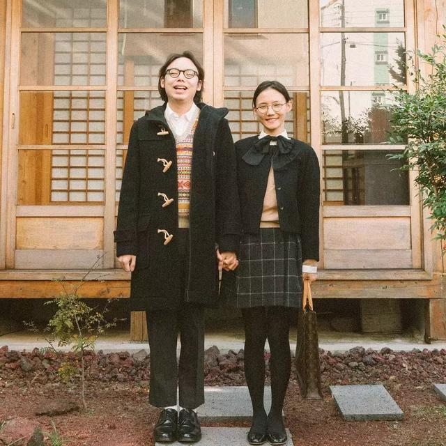 情侣装穿搭高级，暗色的情侣装高级冷艳感