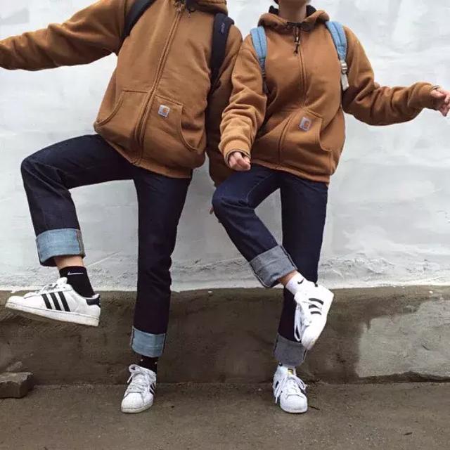 情侣装穿搭高级，暗色的情侣装高级冷艳感