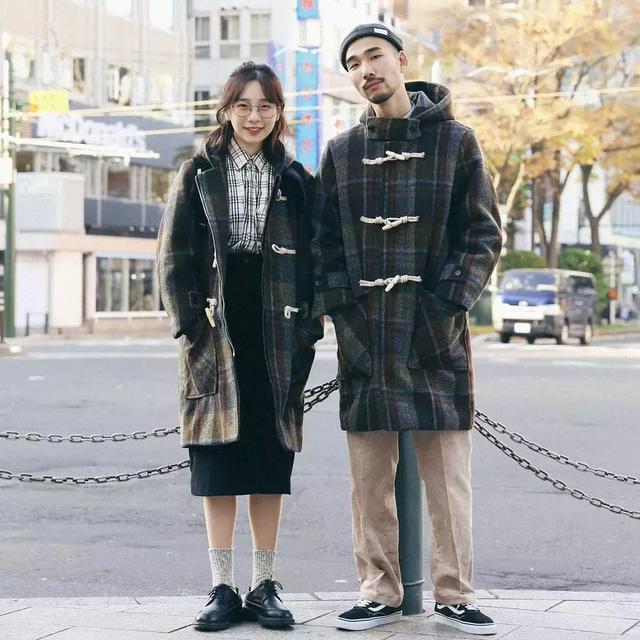 情侣装穿搭高级，暗色的情侣装高级冷艳感