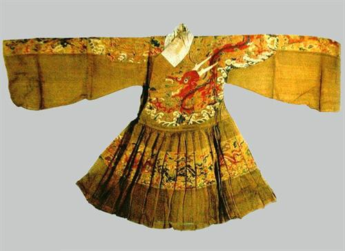 明朝服饰特点是什么，带着一种典型的文化行为