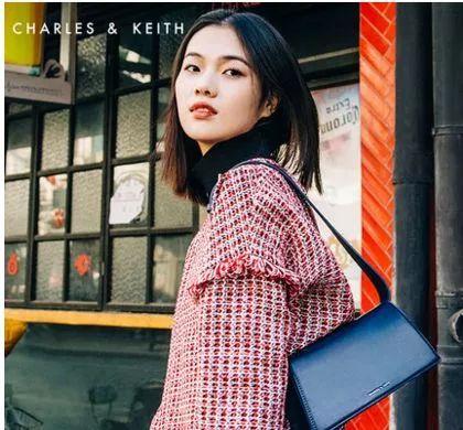 包包什么颜色好看，包包什么颜色百搭还四季都可以背（适合秋天的四只包包来啦）