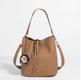 包包什么颜色好看，包包什么颜色百搭还四季都可以背（适合秋天的四只包包来啦）