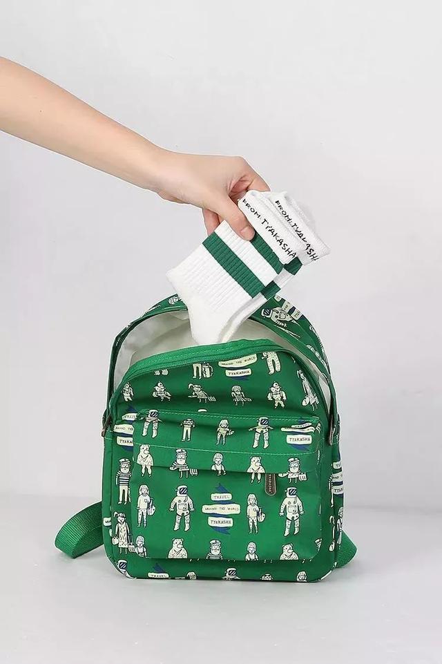 包包什么颜色好看，包包什么颜色百搭还四季都可以背（适合秋天的四只包包来啦）