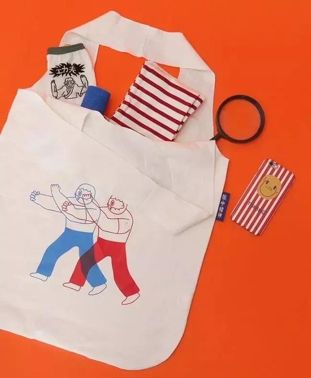 包包什么颜色好看，包包什么颜色百搭还四季都可以背（适合秋天的四只包包来啦）