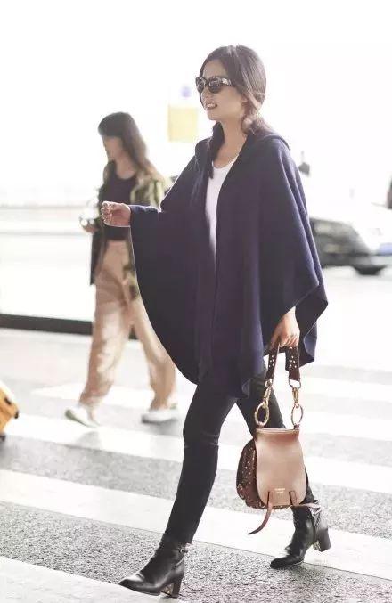 包包什么颜色好看，包包什么颜色百搭还四季都可以背（适合秋天的四只包包来啦）