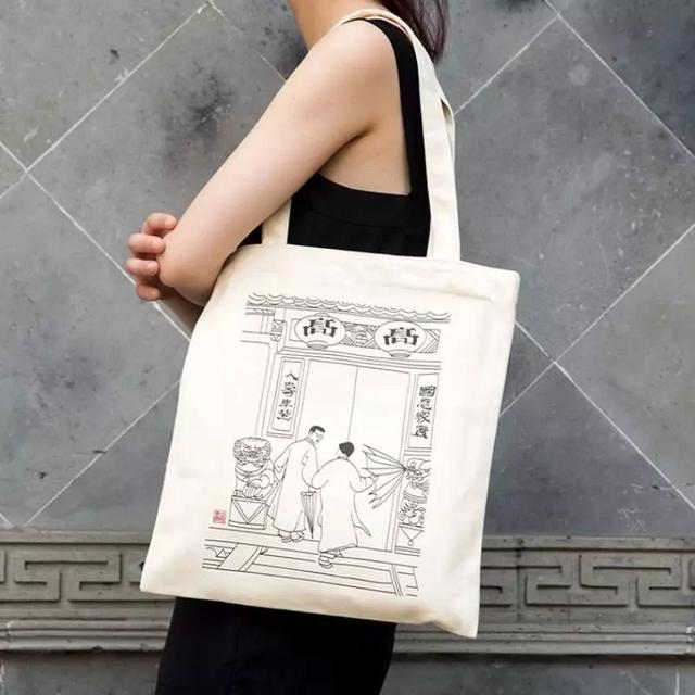 包包什么颜色好看，包包什么颜色百搭还四季都可以背（适合秋天的四只包包来啦）