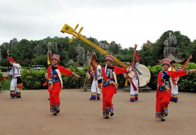 石林旅游景点推荐一日游攻略，云南昆明石林彝族自治县两个值得一去的景点