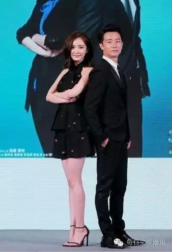 外国人评价黄轩颜值，鼻子透光引发热议