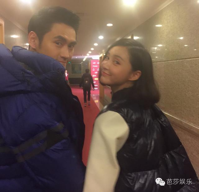 袁弘张歆艺婚礼，袁弘张歆艺人生若只如初见（张歆艺与袁弘坐路边吃饭）