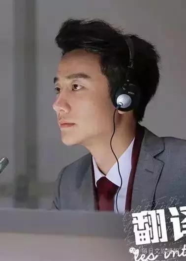 外国人评价黄轩颜值，鼻子透光引发热议