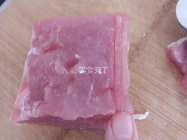 锅包肉的汁怎么调，锅包肉的家常调汁（厨师长教你做锅包肉）