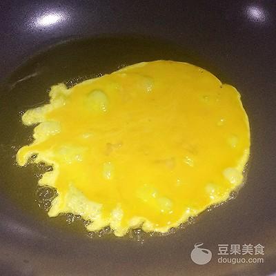 白菜炒鸡蛋的做法，蒜蓉白菜炒鸡蛋的做法（大白菜炒鸡蛋家常做法）