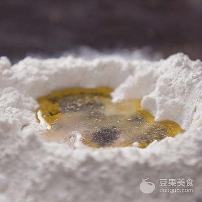 正宗披萨的做法，教你从饼皮开始在家做