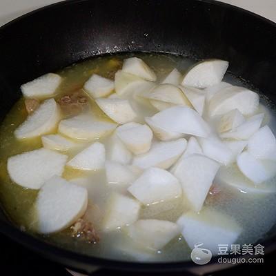 白萝卜焖腊鸭做法，美食推荐：腊鸭腿焖萝卜