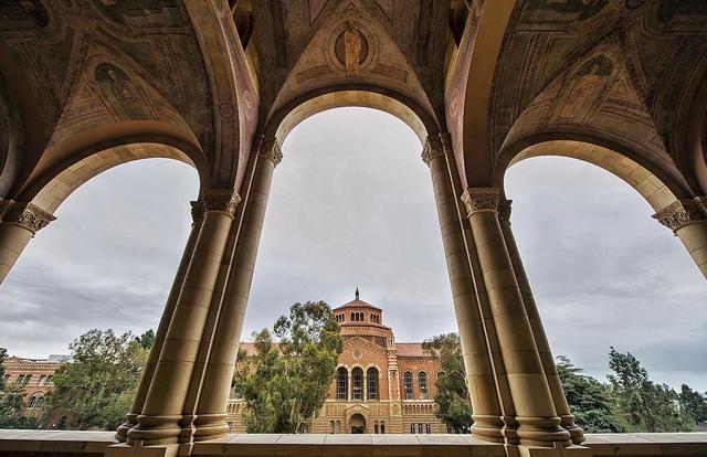 美国纽约加州大学排名多少，最好的公立大学系统