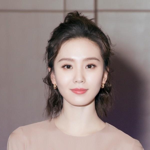 赵丽颖同款的短发侧边麻花辫，教你甜美教你萌之赵丽颖同款“杨桃辫”