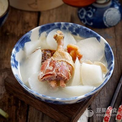 白萝卜焖腊鸭做法，美食推荐：腊鸭腿焖萝卜