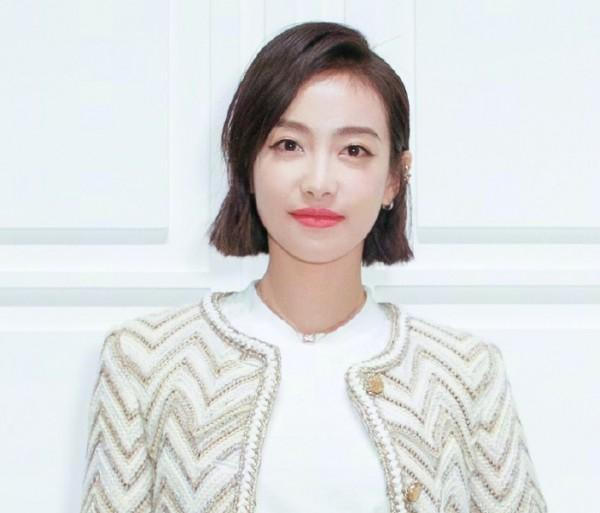 赵丽颖同款的短发侧边麻花辫，教你甜美教你萌之赵丽颖同款“杨桃辫”