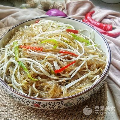 绿豆芽炒粉怎么做好吃，吃不腻的家常豆芽炒粉丝