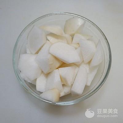 白萝卜焖腊鸭做法，美食推荐：腊鸭腿焖萝卜