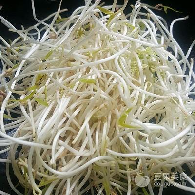 绿豆芽炒粉怎么做好吃，吃不腻的家常豆芽炒粉丝