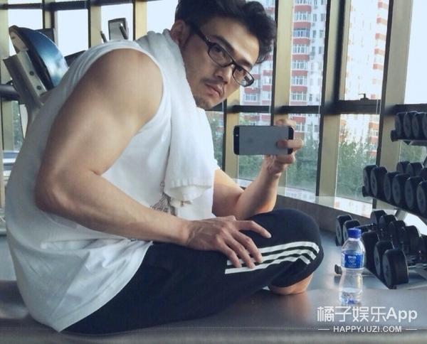 小包总杨烁的所有帅照，荷尔蒙爆棚的小包总