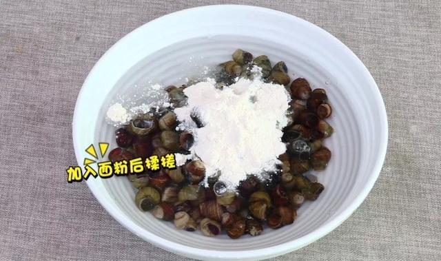 石螺怎么炒好吃，怎样炒石螺好吃（宵夜必备的下酒菜）