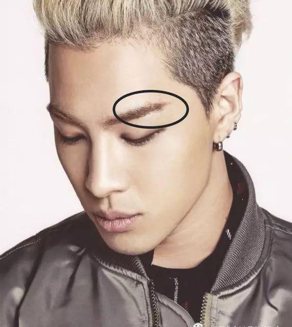 如何刮眉毛修眉男生，眉毛上三个点连一连刮一刮就好了