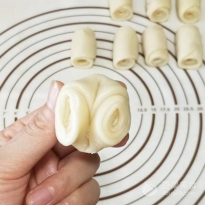 正宗云南鲜花饼的做法，玫瑰鲜花饼的做法