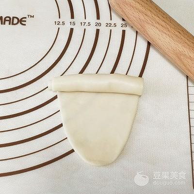 正宗云南鲜花饼的做法，玫瑰鲜花饼的做法