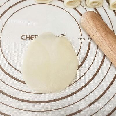 正宗云南鲜花饼的做法，玫瑰鲜花饼的做法