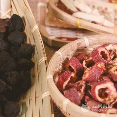 酸梅汤的做法与配方，最正宗的古法酸梅汤（两款酸梅汤配方及详细做法）