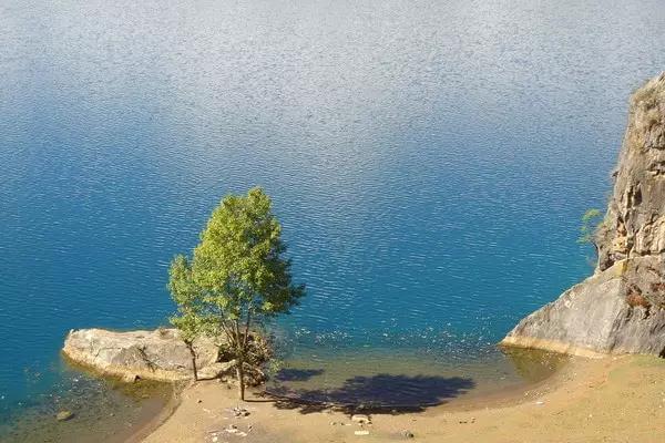 丽江怎么去泸沽湖，丽江市区到泸沽湖仅需2.5小时（丽江到泸沽湖怎么走最划算）