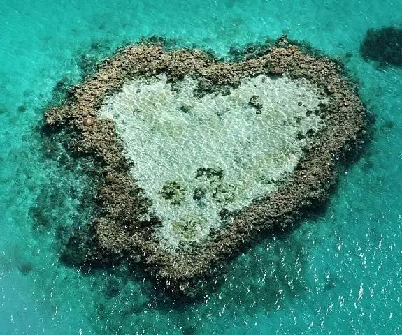 美丽小岛人间仙境，天然心形小岛惊现深圳