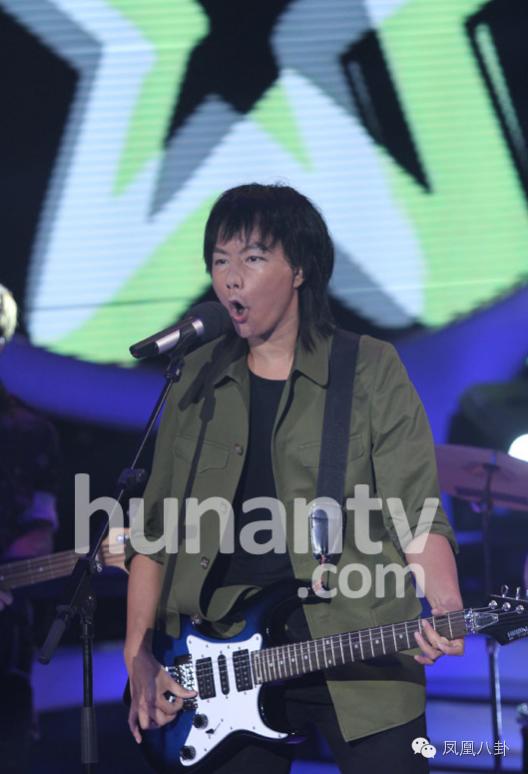 大张伟模仿胡彦斌，贾玲扮刘欢大张伟唱蔡琴